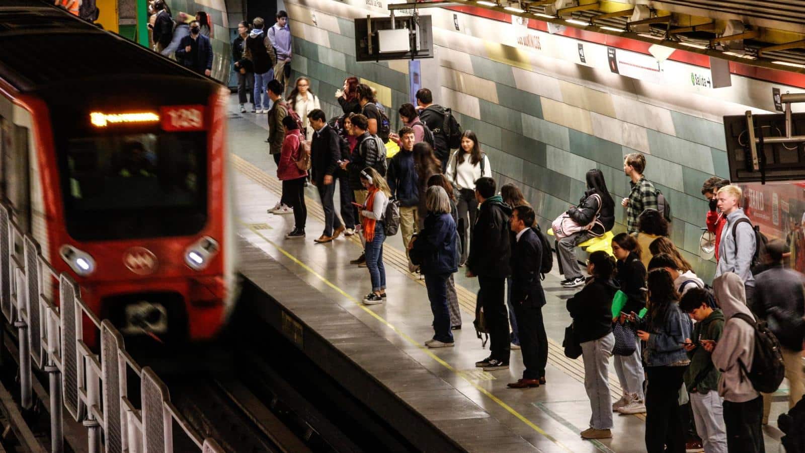 Incendio en el Metro San Joaquín: lo que se sabe hasta ahora